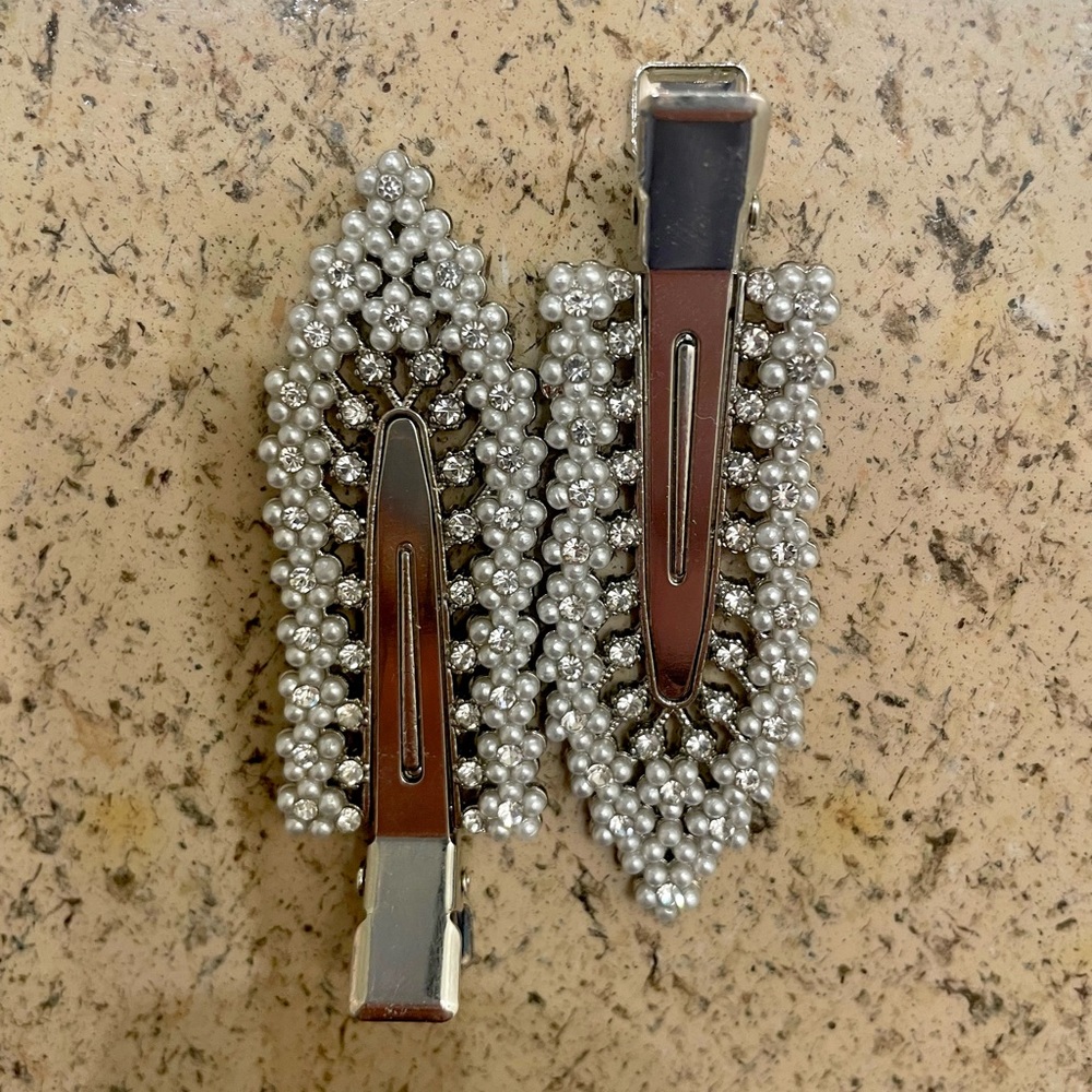 urban outfitters hair clips